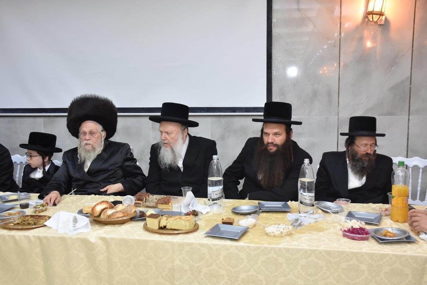תיעוד: חגיגת בר המצווה לנכד הרבי מאשלג