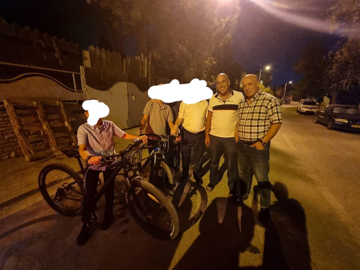 המוכתר של עיסאוויה השיב לאחים החרדיים את האופניים