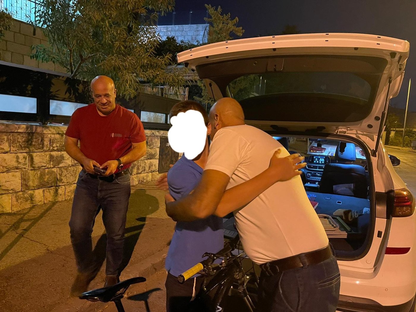 המוכתר של עיסאוויה השיב לאחים החרדיים את האופניים