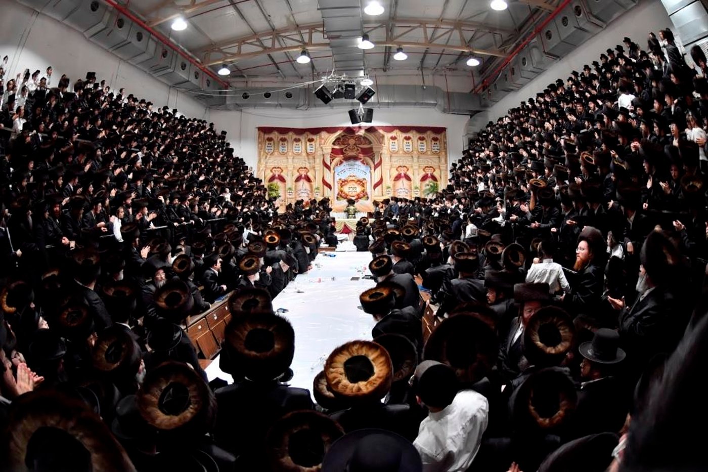 שמחת האירוסין לנכד האדמו"רים מויז'ניץ וסערט ויז'ניץ