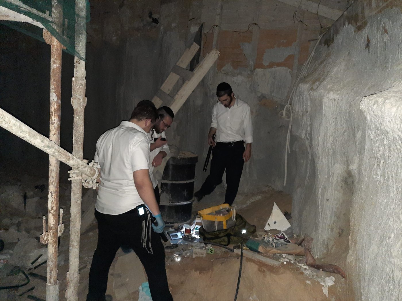 זרקו הכל ונמלטו: גניבה סיטונאית של תכשיטים בבני ברק