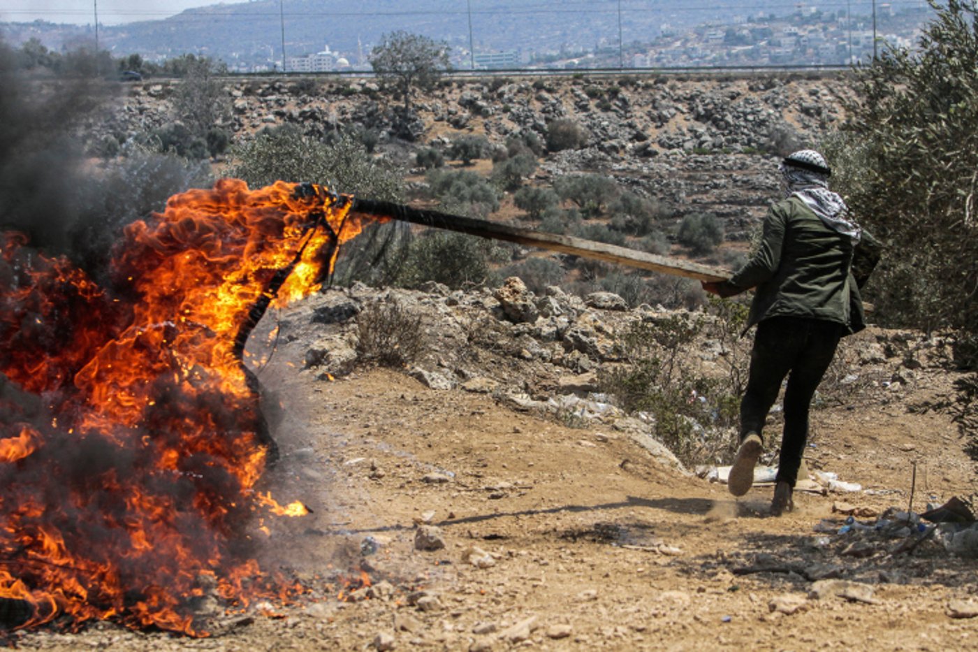 פלסטינים מפגינים