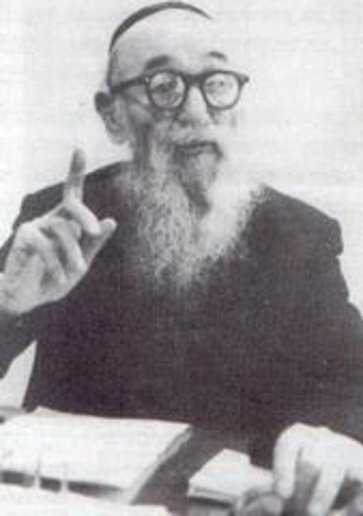 הזהיר מוסדות חינוך חרדים לבל יהינו להישאר בזרם הממלכתי של משרד החינוך; הגר"ז סורוצקין