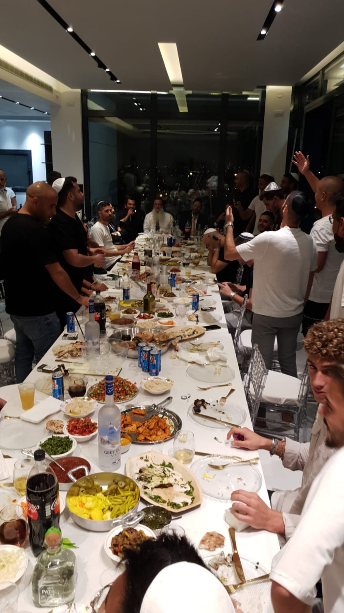 כשהרב יגאל כהן שר עם יובל טייב • תיעוד