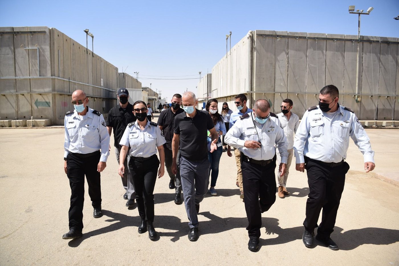 השר בר לב בכלא קציעות: אירוע דומה עלול להתרחש שוב