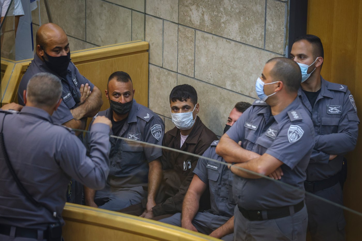 מעצר המחבלים שנמלטו - הוארך; כך הם הובאו לביהמ"ש