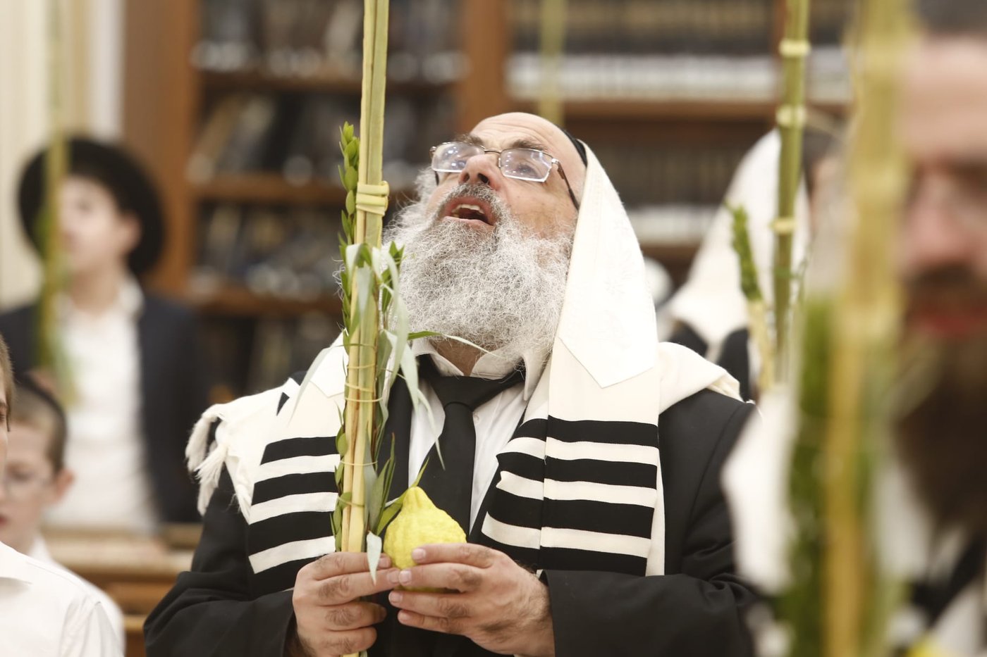 תיעוד: ראשי ישיבת סלבודקא בתפילת החג