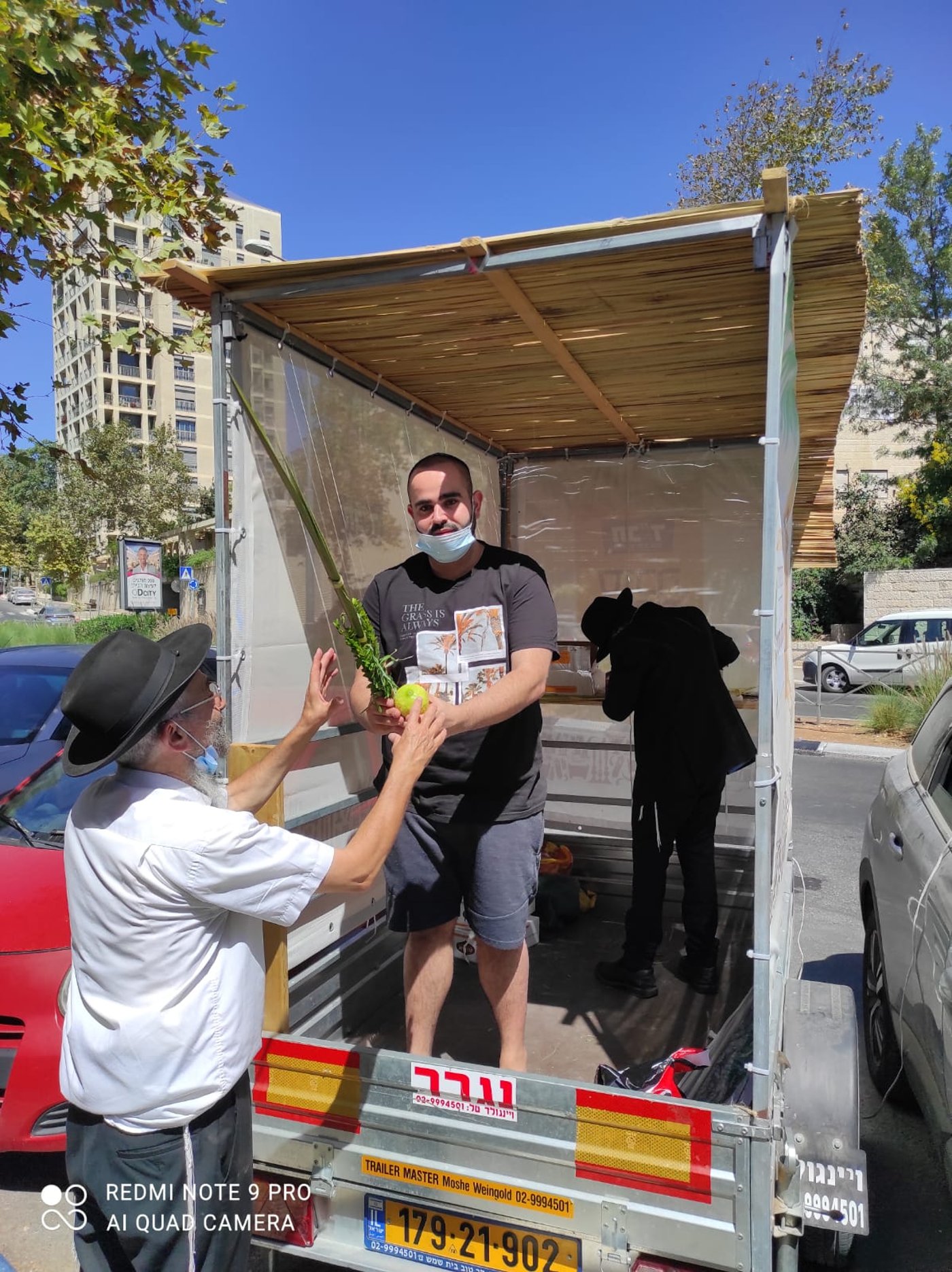 כל הארץ לולב: תיעוד מרגש מהנענועים של עמך בית ישראל