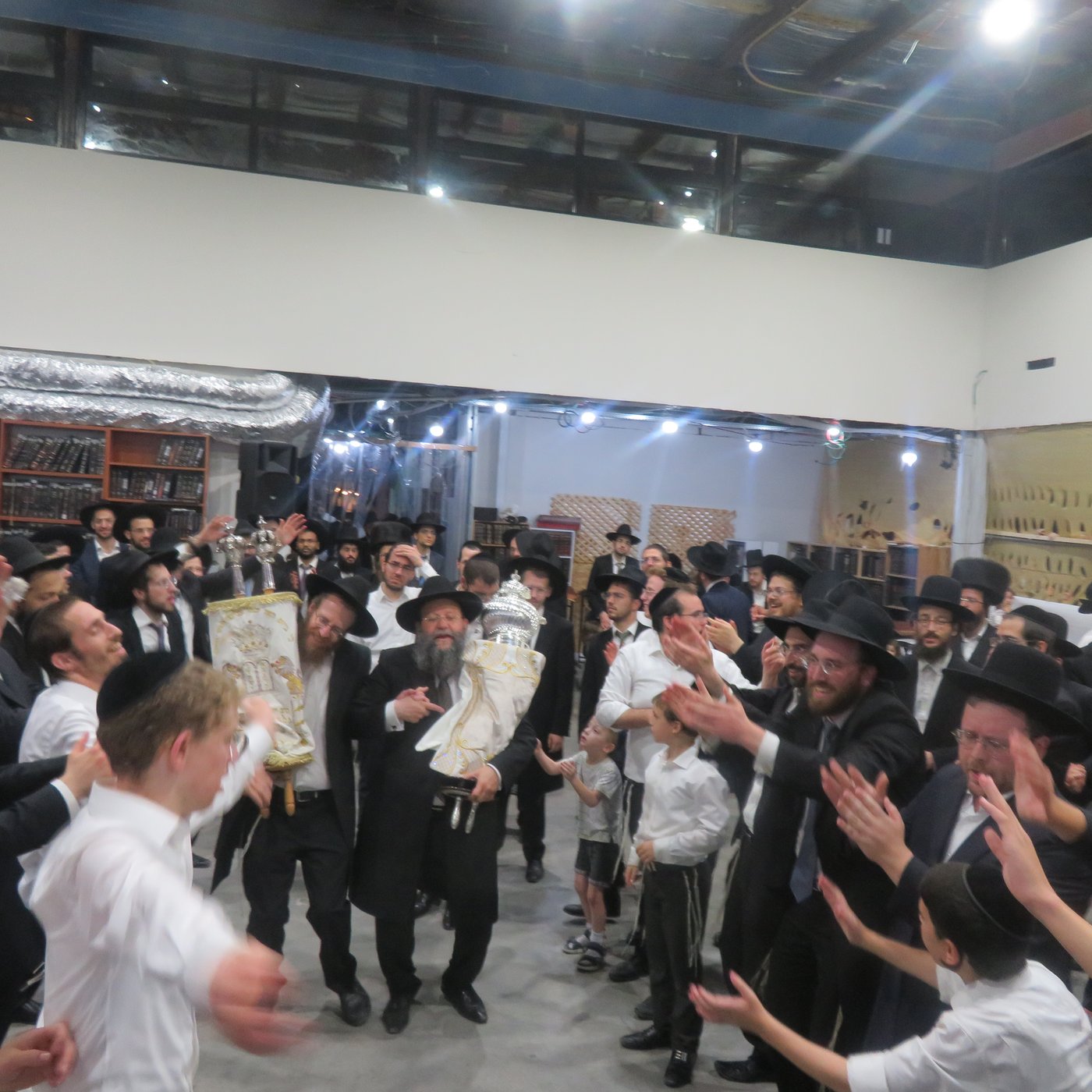 אחדות ב'הקפות שניות' באחיסמך • תיעוד