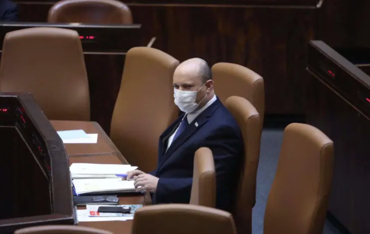 נתניהו: "השרים לא סופרים את בנט" • קריאות 'שקרן' לבנט