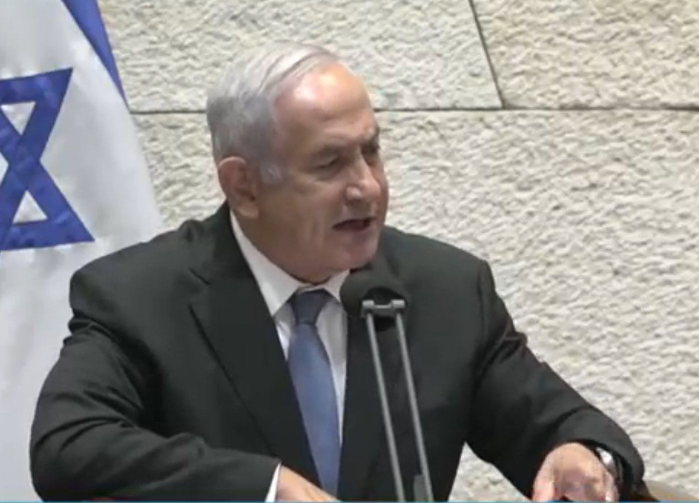 נתניהו: "השרים לא סופרים את בנט" • קריאות 'שקרן' לבנט