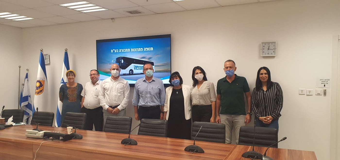 ראשי חברת התחבורה הציבורית החדשה "תנופה" עם הגב' עליזה בלוך