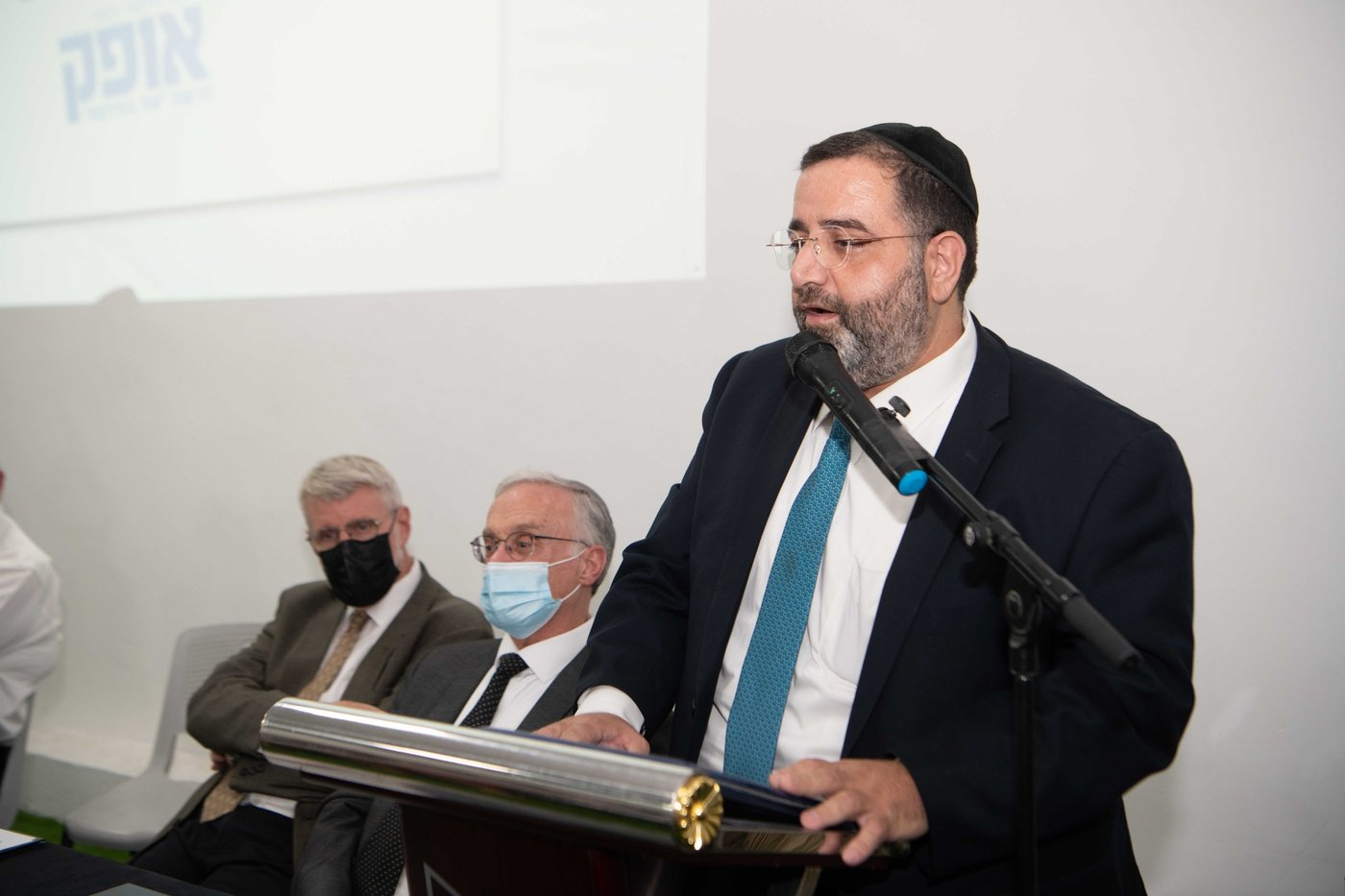 "כולנו יודעים היום כמה הצורך גדול במקצועות אלו": סגן ראש עיריית ירושלים ומחזיק תיק חינוך חרדי הרב אברהם בצלאל