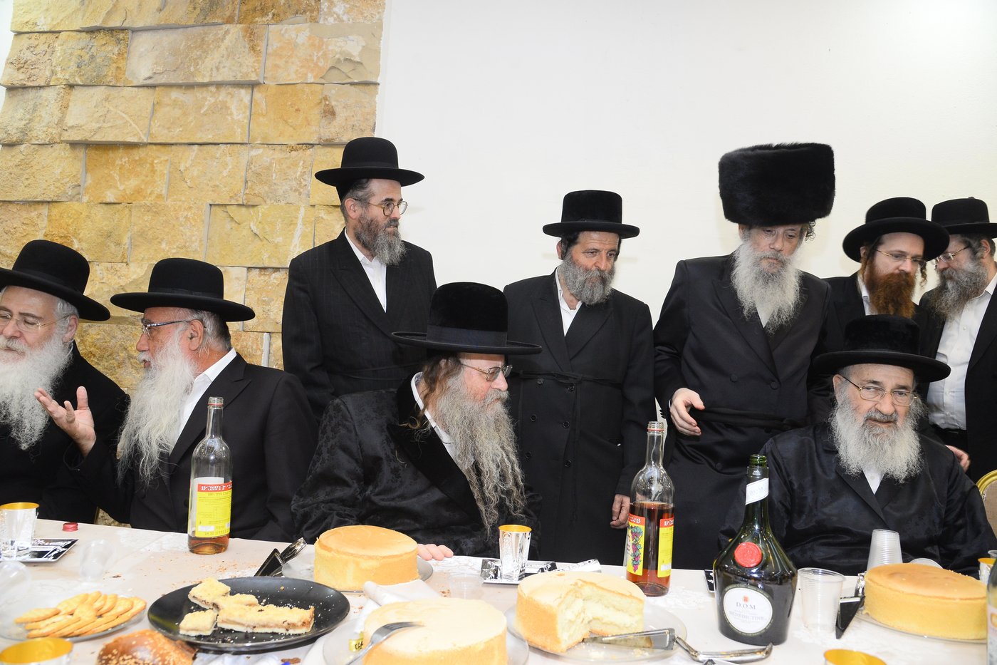 צפו בגלריה: חנוך זייברט חיתן את בן הזקונים