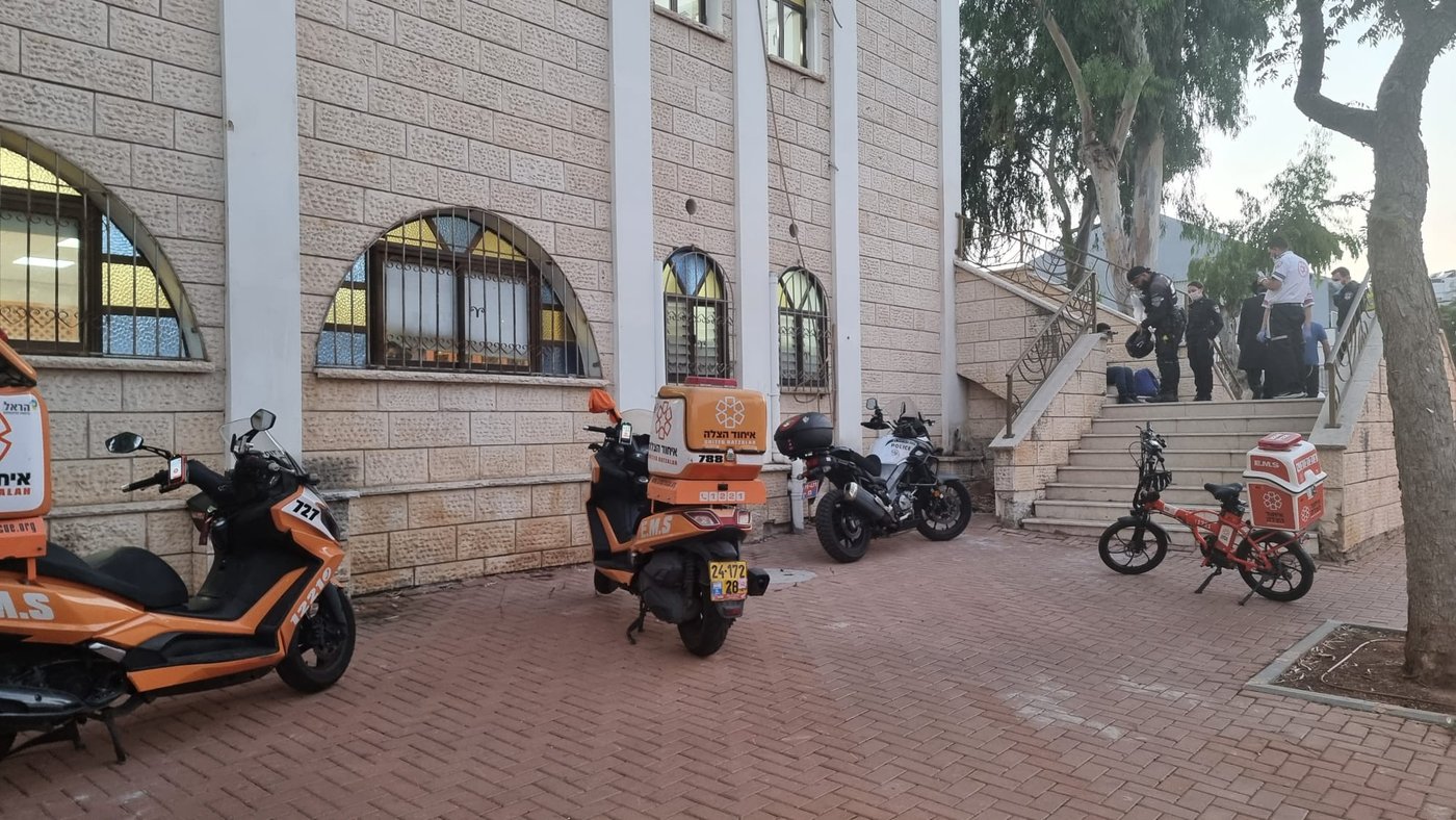 אישה ריססה גז פלפל לבית כנסת: 3 נפגעו
