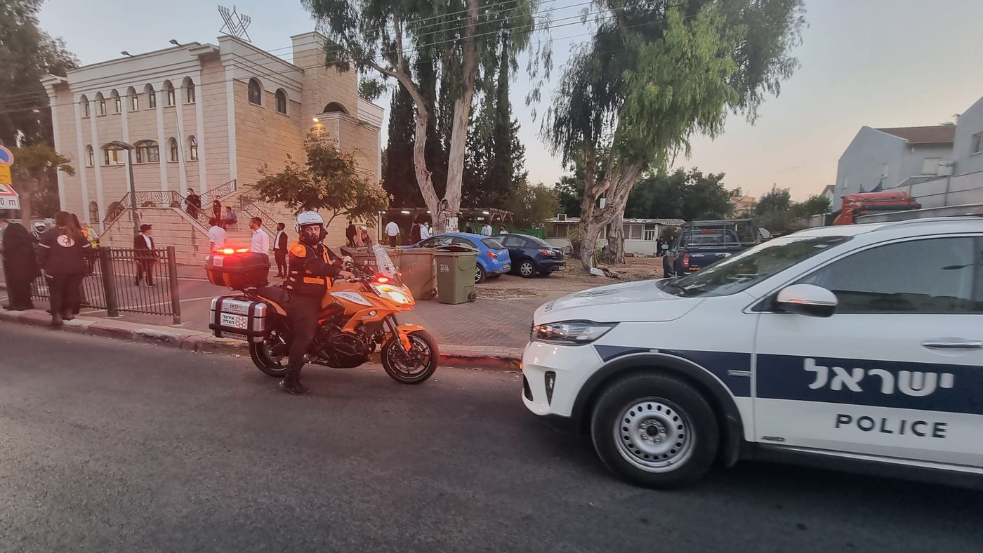 אישה ריססה גז פלפל לבית כנסת: 3 נפגעו
