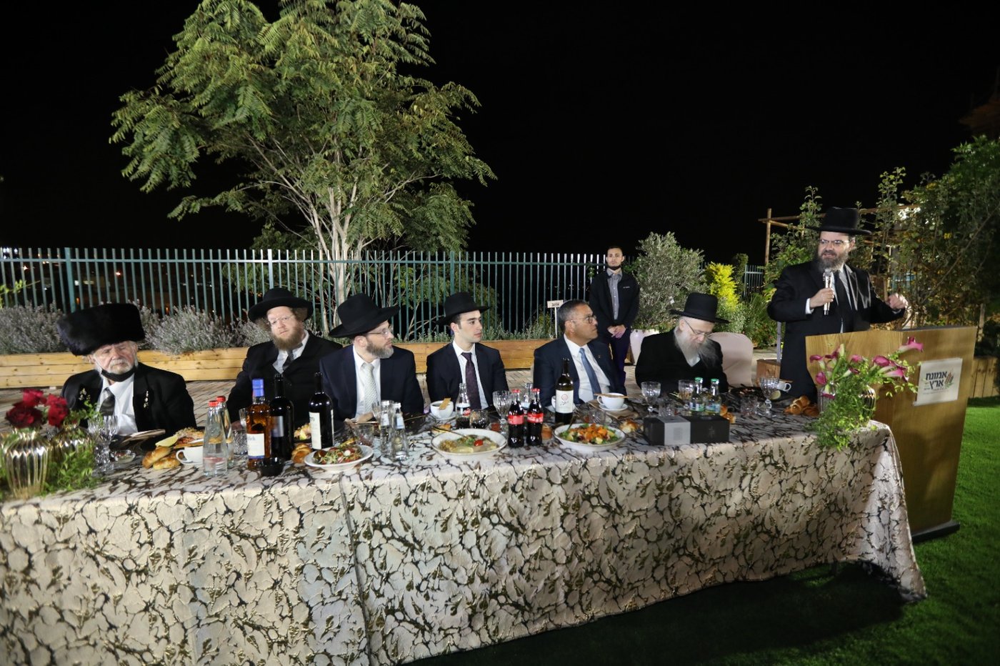 עורך הדין חגג שבע ברכות לבן הגר"י לנדא • צפו