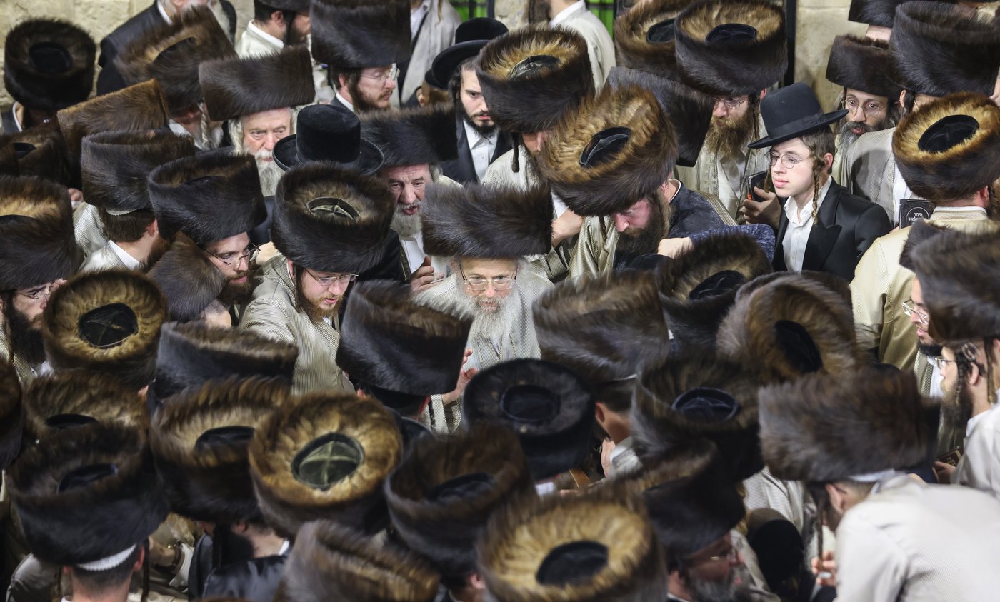 תיעוד: האדמו"ר מפינסק קרלין שבת במירון