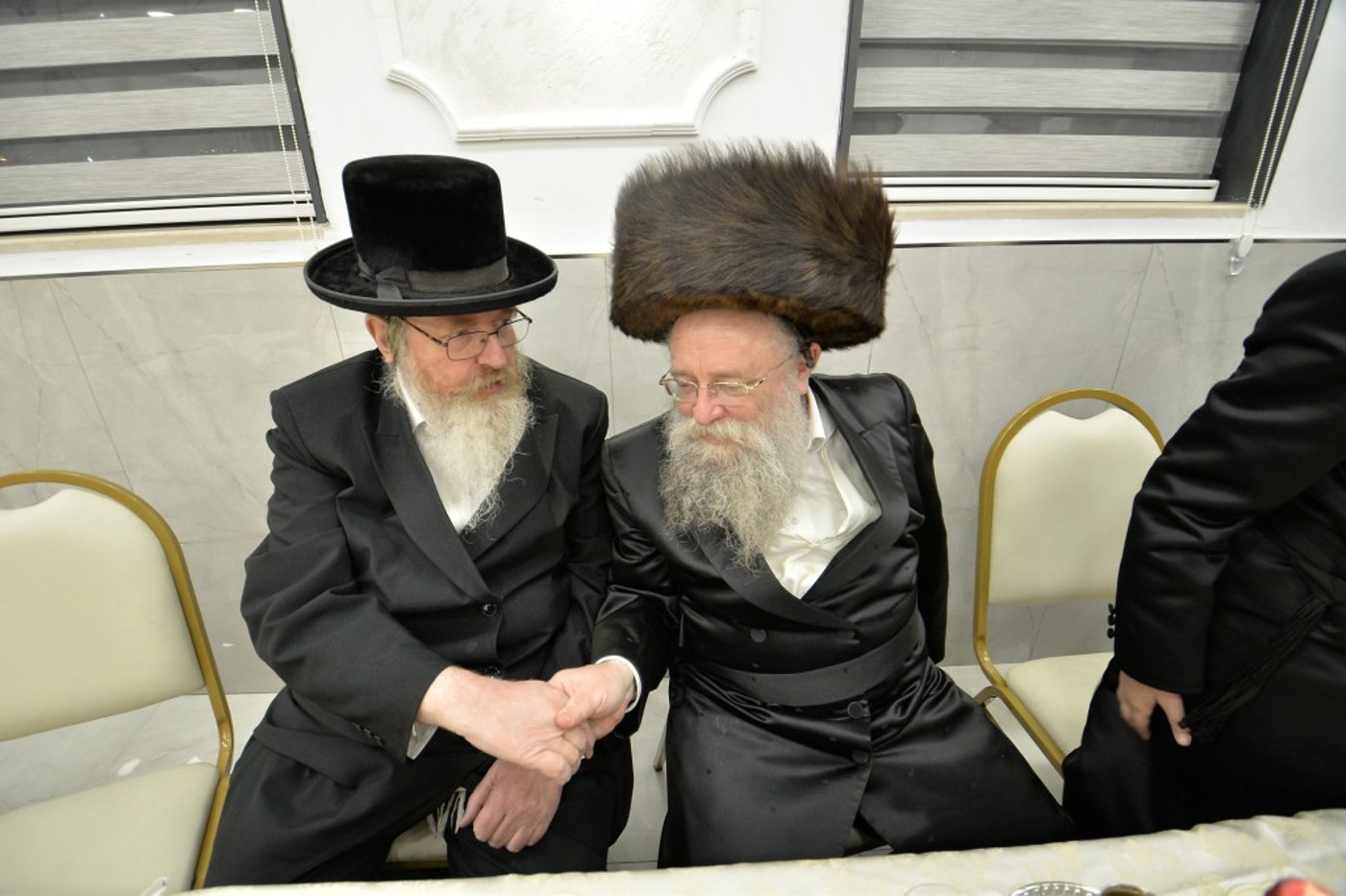רבה של חסידי באבוב  בביתר עילית חגג בר מצווה לבנו