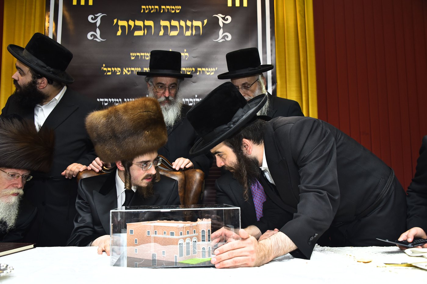 ליקווד: הרבי מסאדיגורה חנך את בית המדרש • צפו