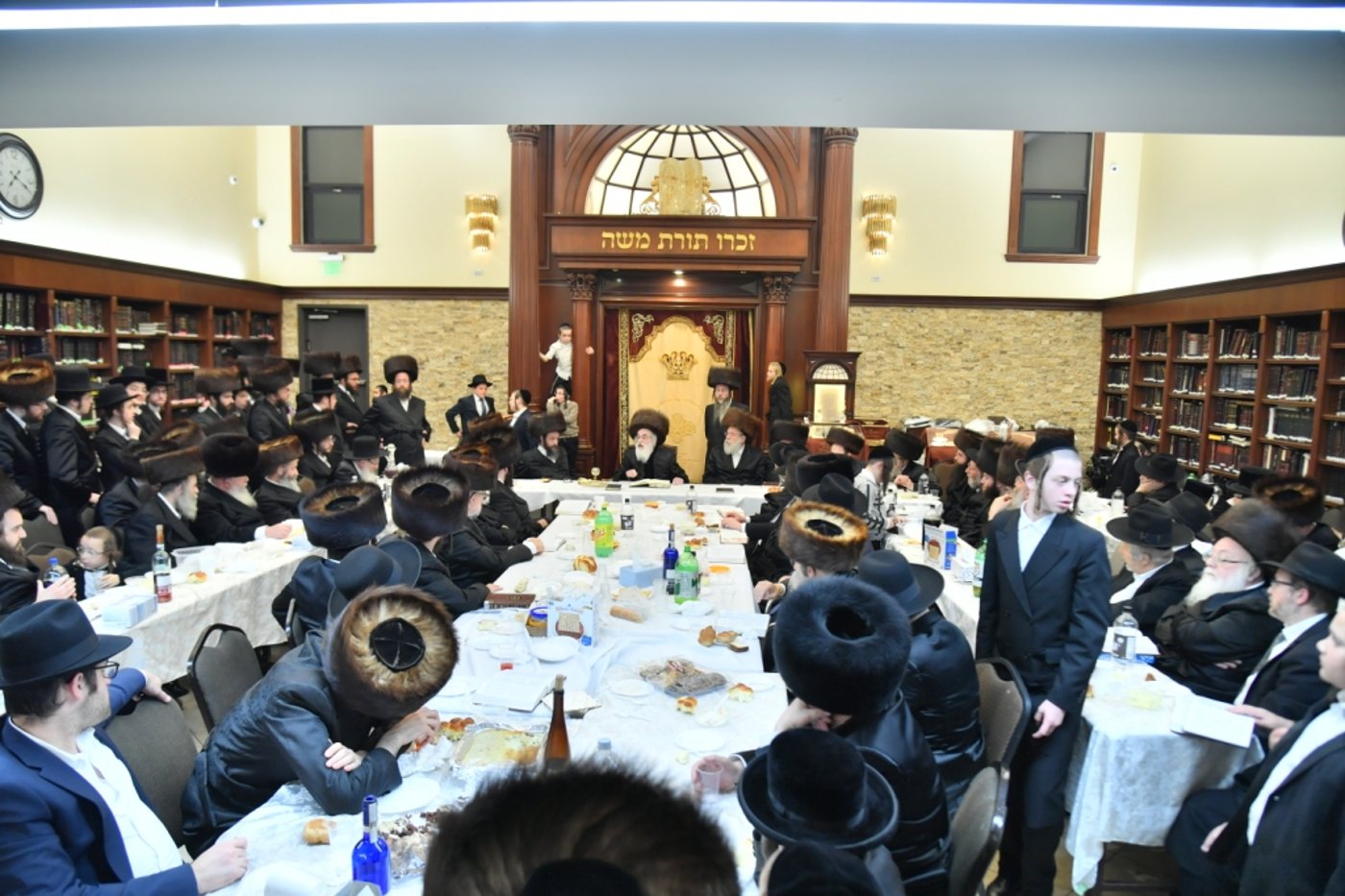 לטובת המוסדות בישראל: ביקורו של האדמו"ר מויז'ניץ בלוס אנג'לס