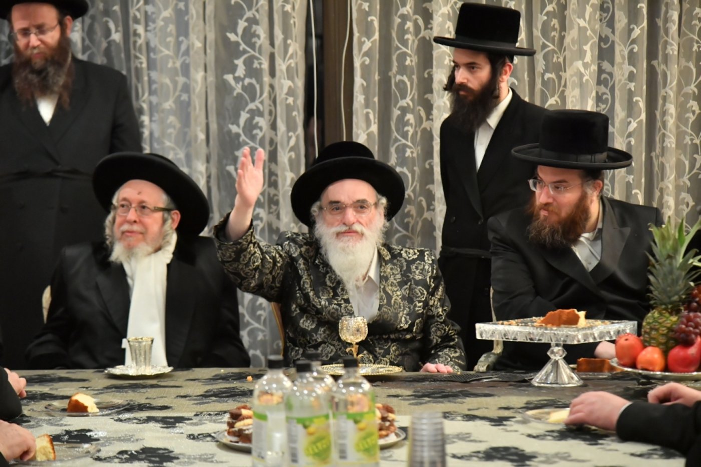 לטובת המוסדות בישראל: ביקורו של האדמו"ר מויז'ניץ בלוס אנג'לס