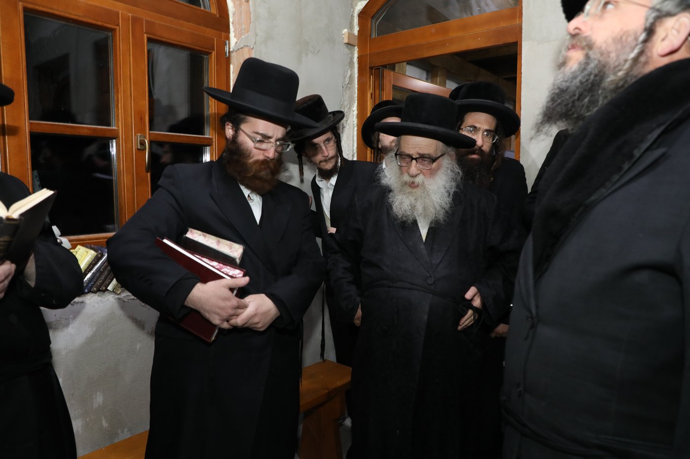 הונגריה: הילולת הרה"ק בעל ה'מנוחת אשר' מטשענגער זיע"א