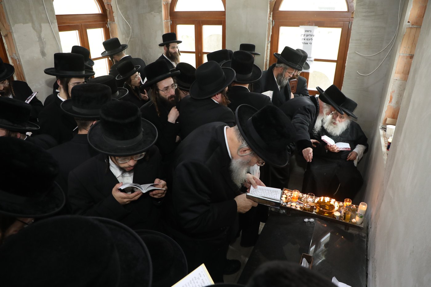 הונגריה: הילולת הרה"ק בעל ה'מנוחת אשר' מטשענגער זיע"א