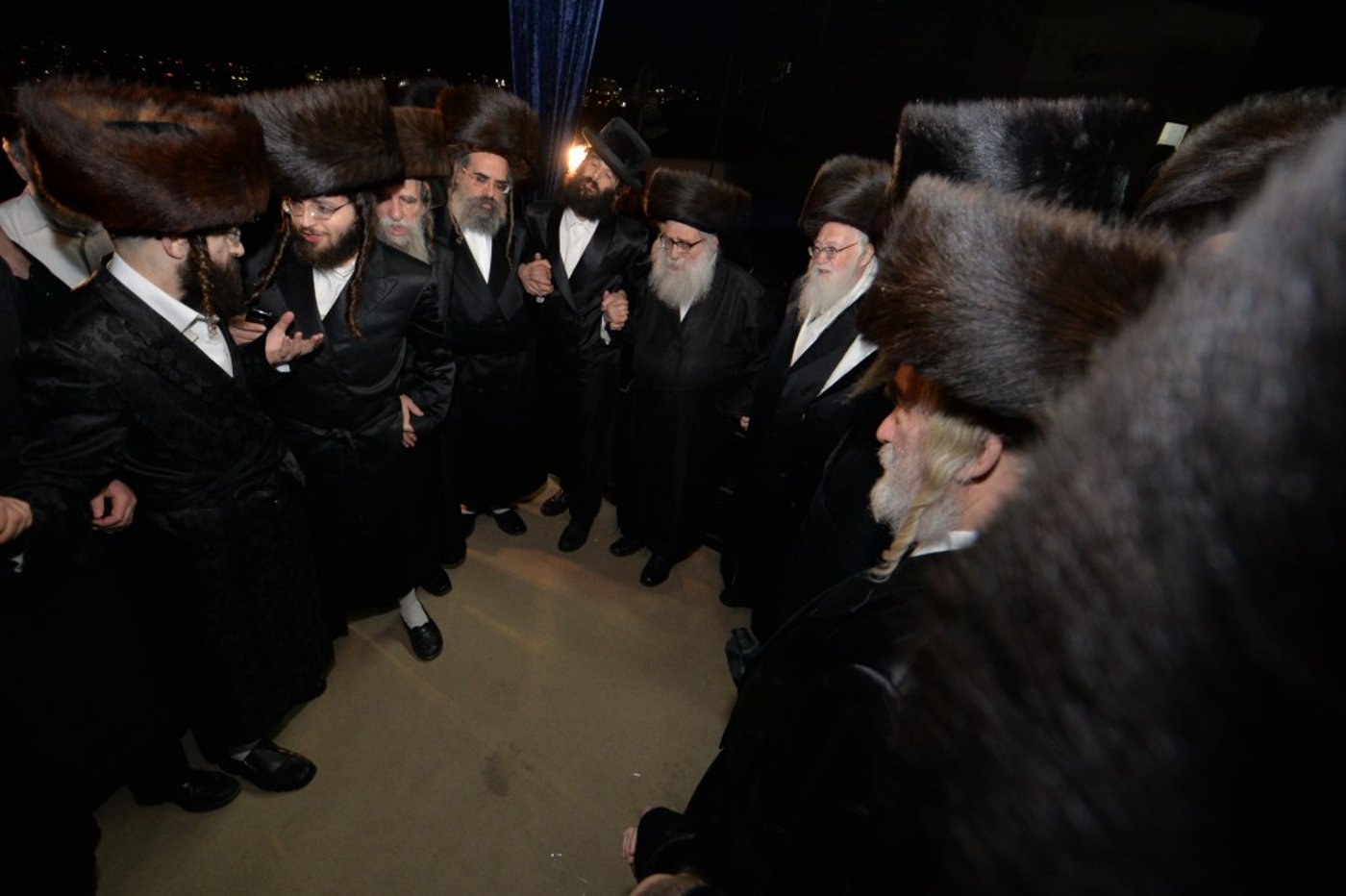 שמחת החתונה בחצרות דז'יקוב ויז'ניץ - מאקווא