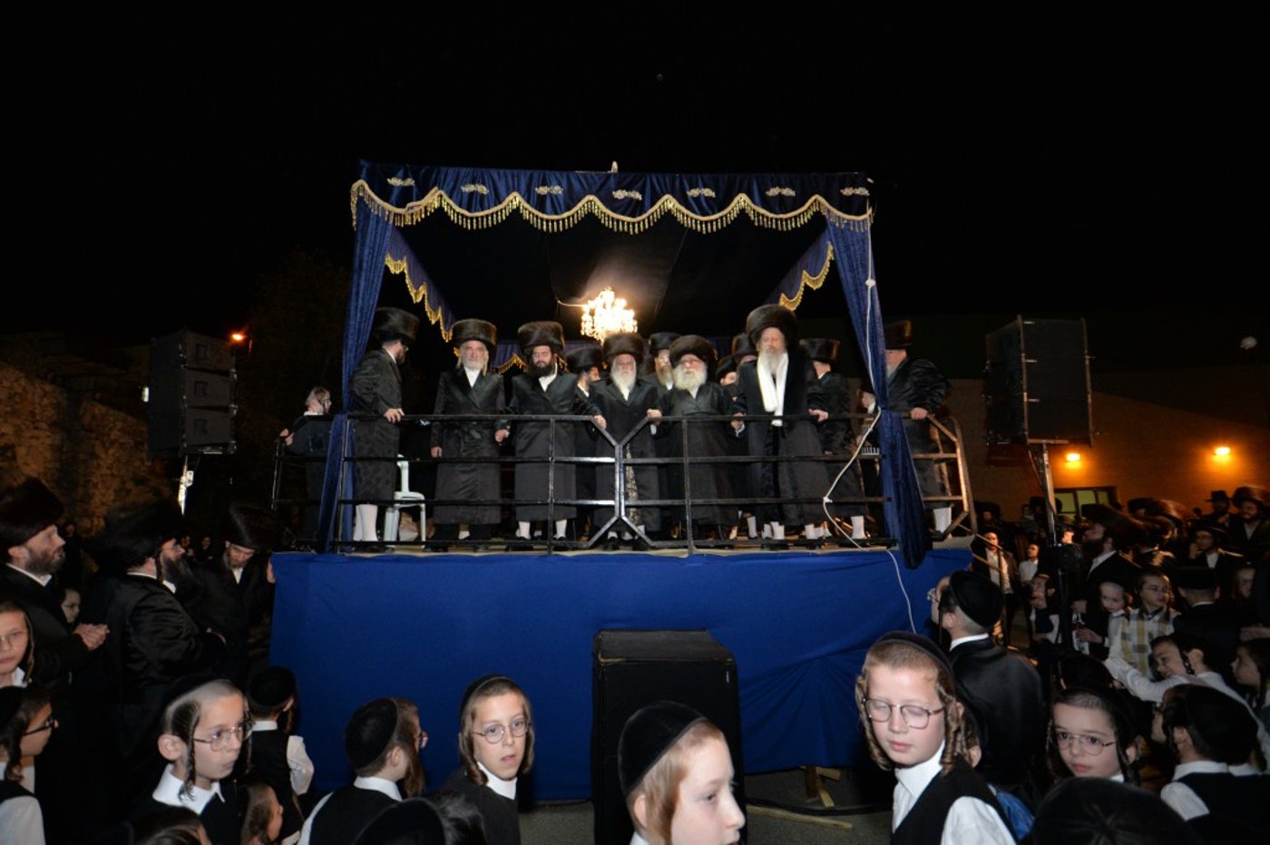 שמחת החתונה בחצרות דז'יקוב ויז'ניץ - מאקווא