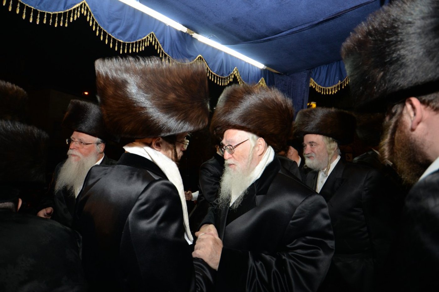 שמחת החתונה בחצרות דז'יקוב ויז'ניץ - מאקווא