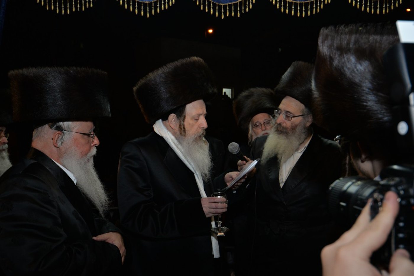 שמחת החתונה בחצרות דז'יקוב ויז'ניץ - מאקווא