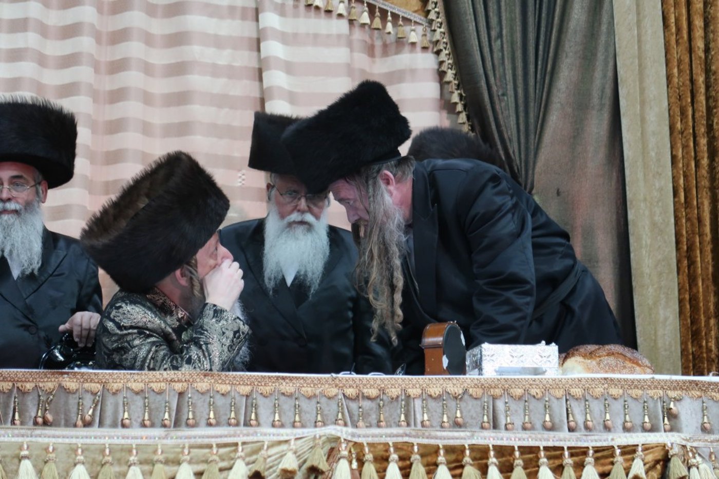 שמחת החתונה בחצרות דז'יקוב ויז'ניץ - מאקווא