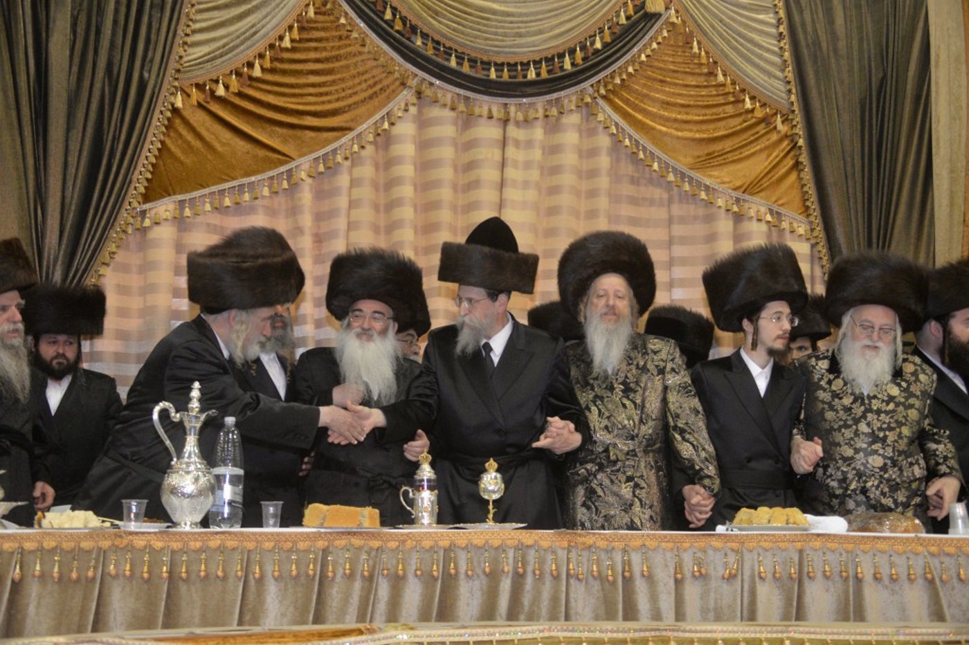 שמחת החתונה בחצרות דז'יקוב ויז'ניץ - מאקווא