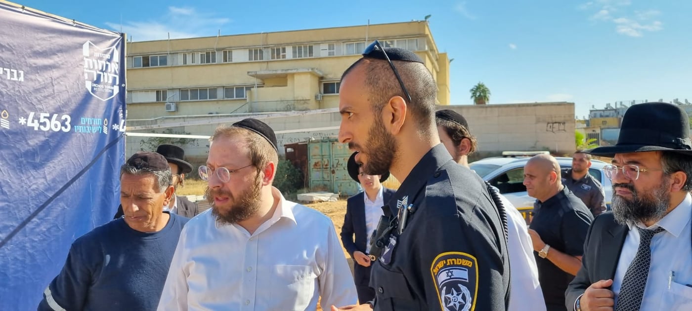זעזוע עמוק: הושחת קברו של מרן הגראי"ל שטיינמן זצוק"ל