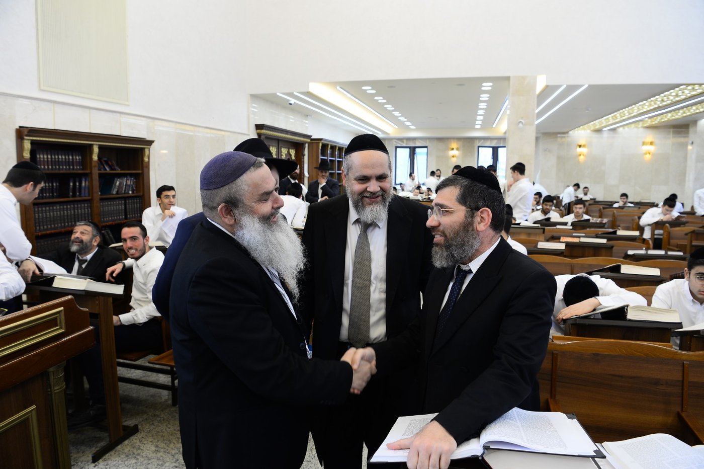 הרב אוקנין התקבל בחמימות בבתיהם של גדולי ישראל