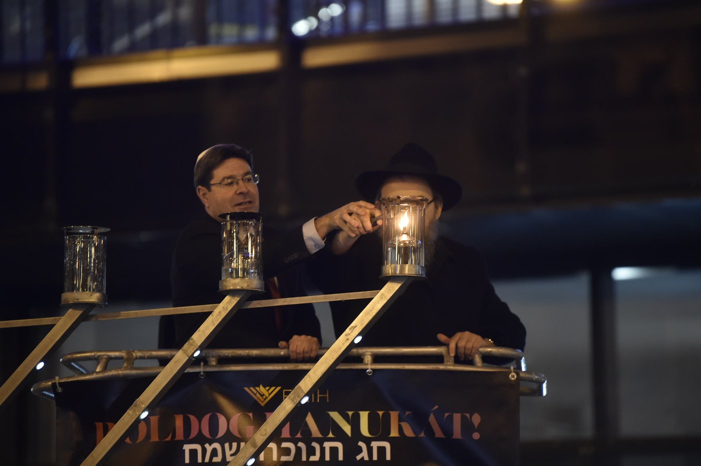 הדלקת נרות בהונגריה