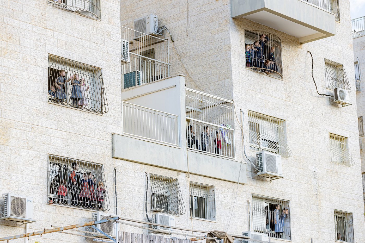 מרהיב: שיירת הטנקים של חב"ד מסביב לישראל