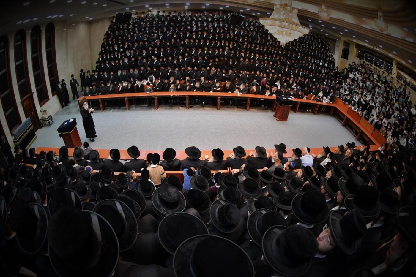 טישים וכסף לילדים: כך מסכמים את החג בויז'ניץ
