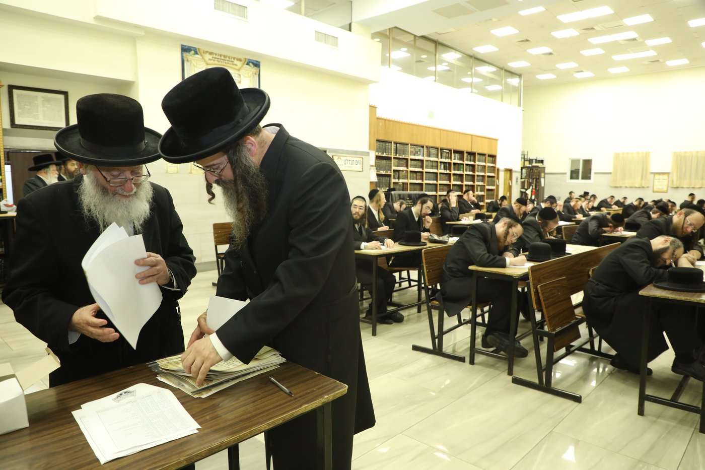 אברכים ובחורים: בנדבורנא י-ם נבחנו על מאות דפי גמרא