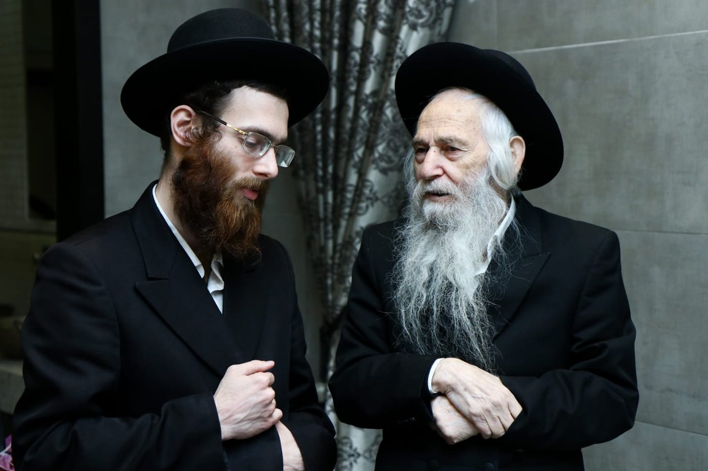 תיעוד: שמחת האירוסין לנכדת ראש ישיבת סלבודקא