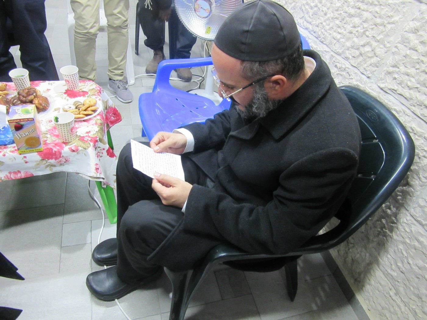 הקריא מכתב מיוחד: הרבי מקרעטשניף קריית גת ניחם את משפחת אסולין