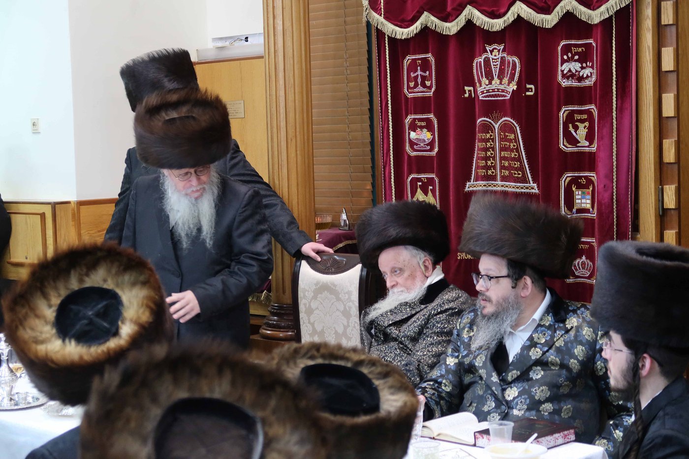 שלושת האדמו"רים מבוסטון ב'מלווה מלכה'; תיעוד
