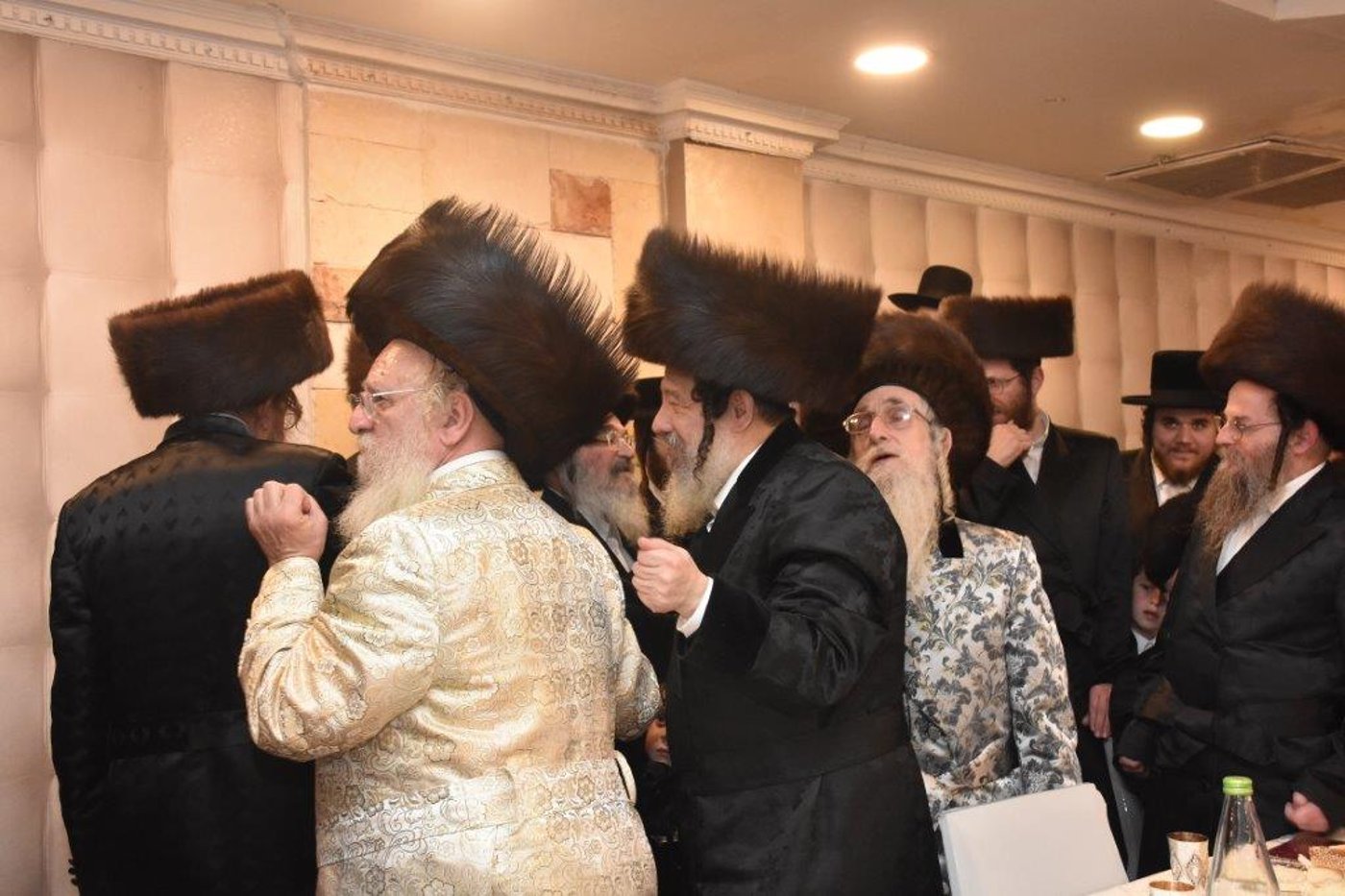 שמחת החתונה בחצרות בישטנא - זוועהיל - שאץ - מעליץ