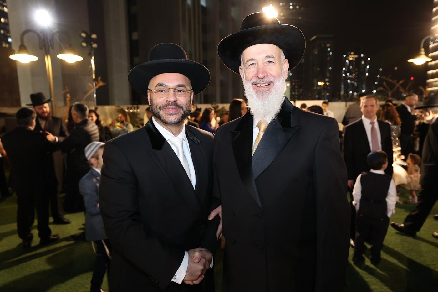 בן הרב התחתן עם בתו של יו"ר זק"א • צפו
