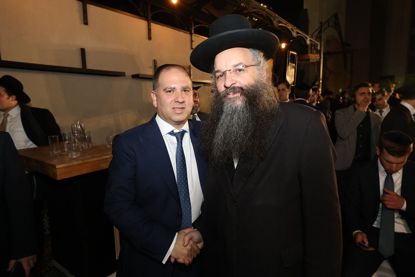 בן הרב התחתן עם בתו של יו"ר זק"א • צפו