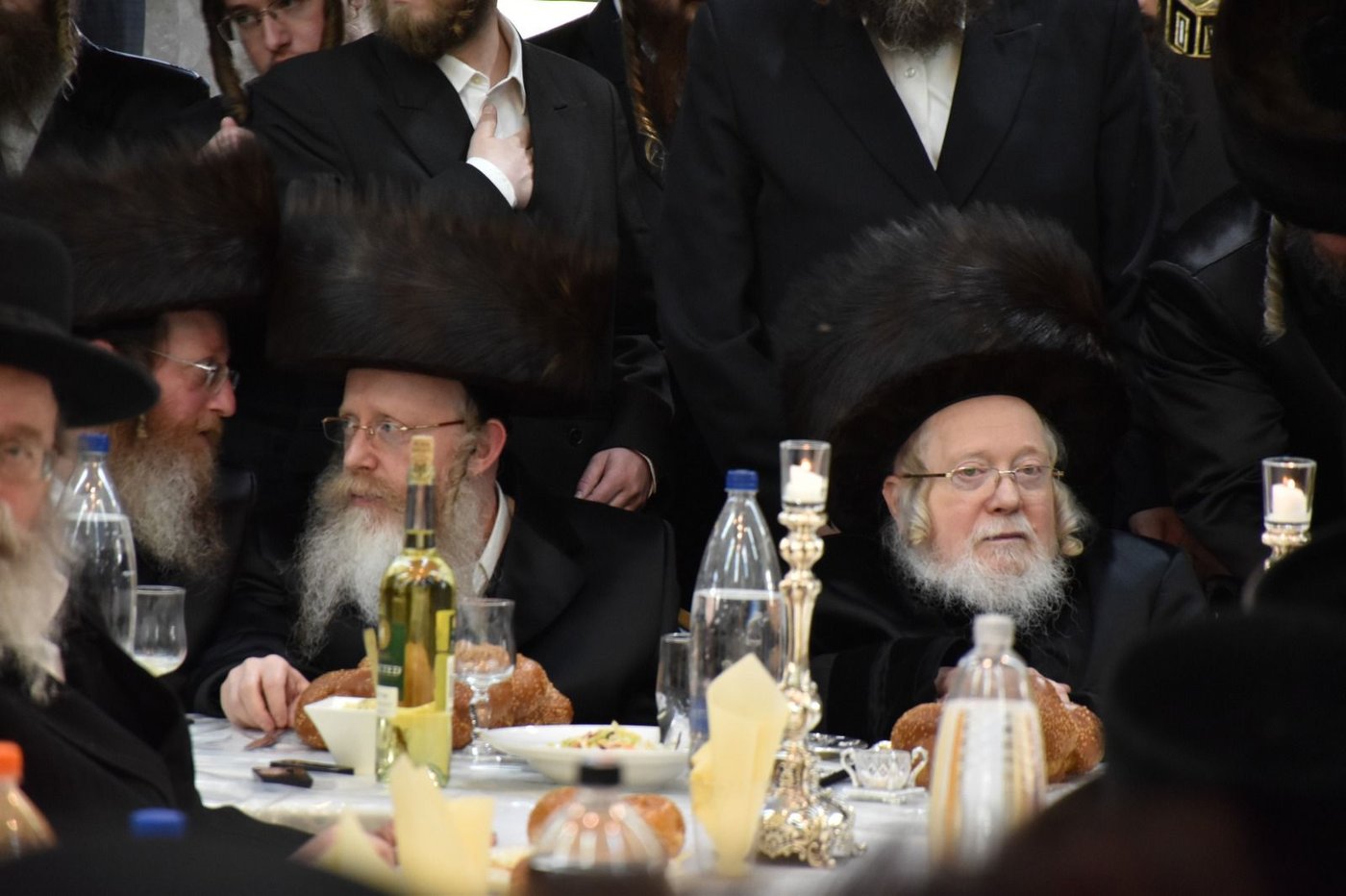 האדמו"ר ממיאלען בשמחת הברית לבנו