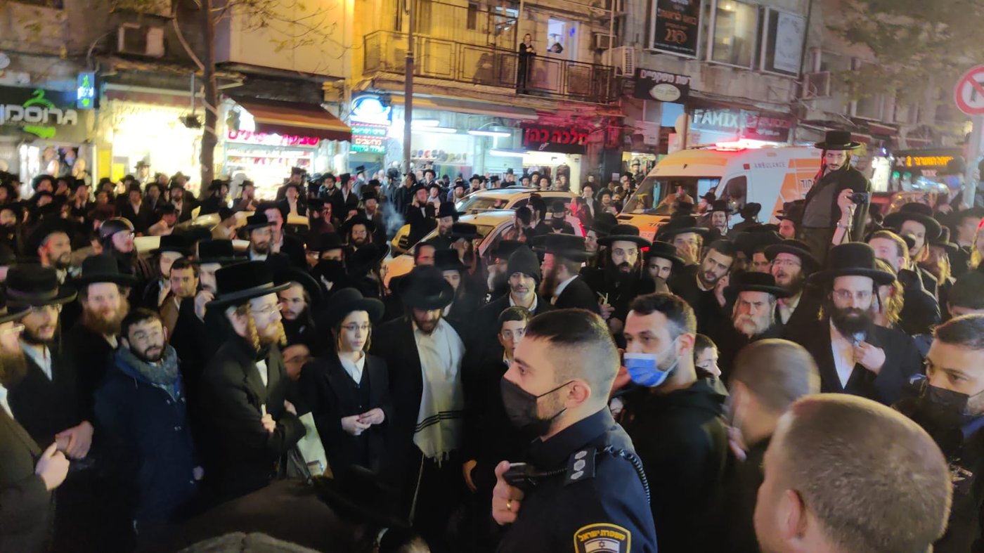 הגאב"ד הורה לצאת לרחובות: אלימות והתפרעויות חריגות