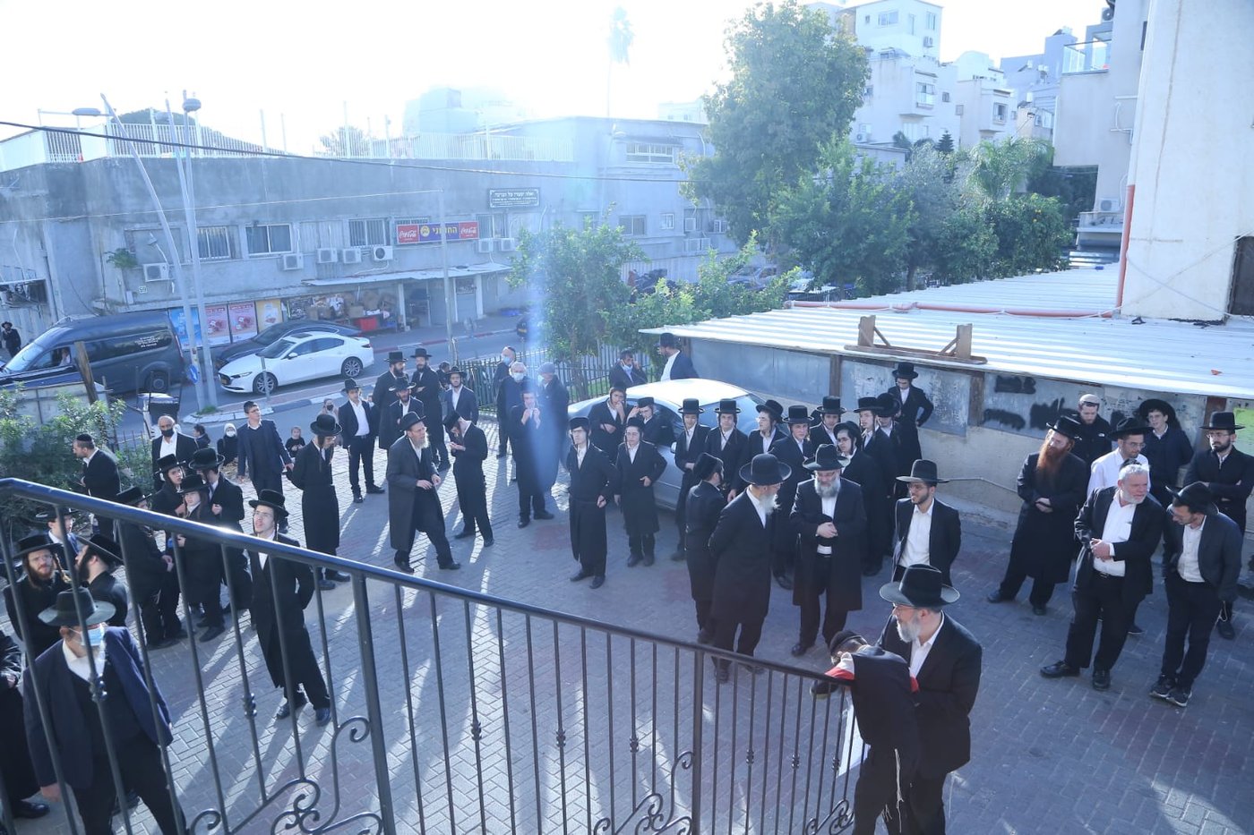 מאות ליוו למנוחות את הגאב"ד הגרי"ח שיינפלד זצ"ל