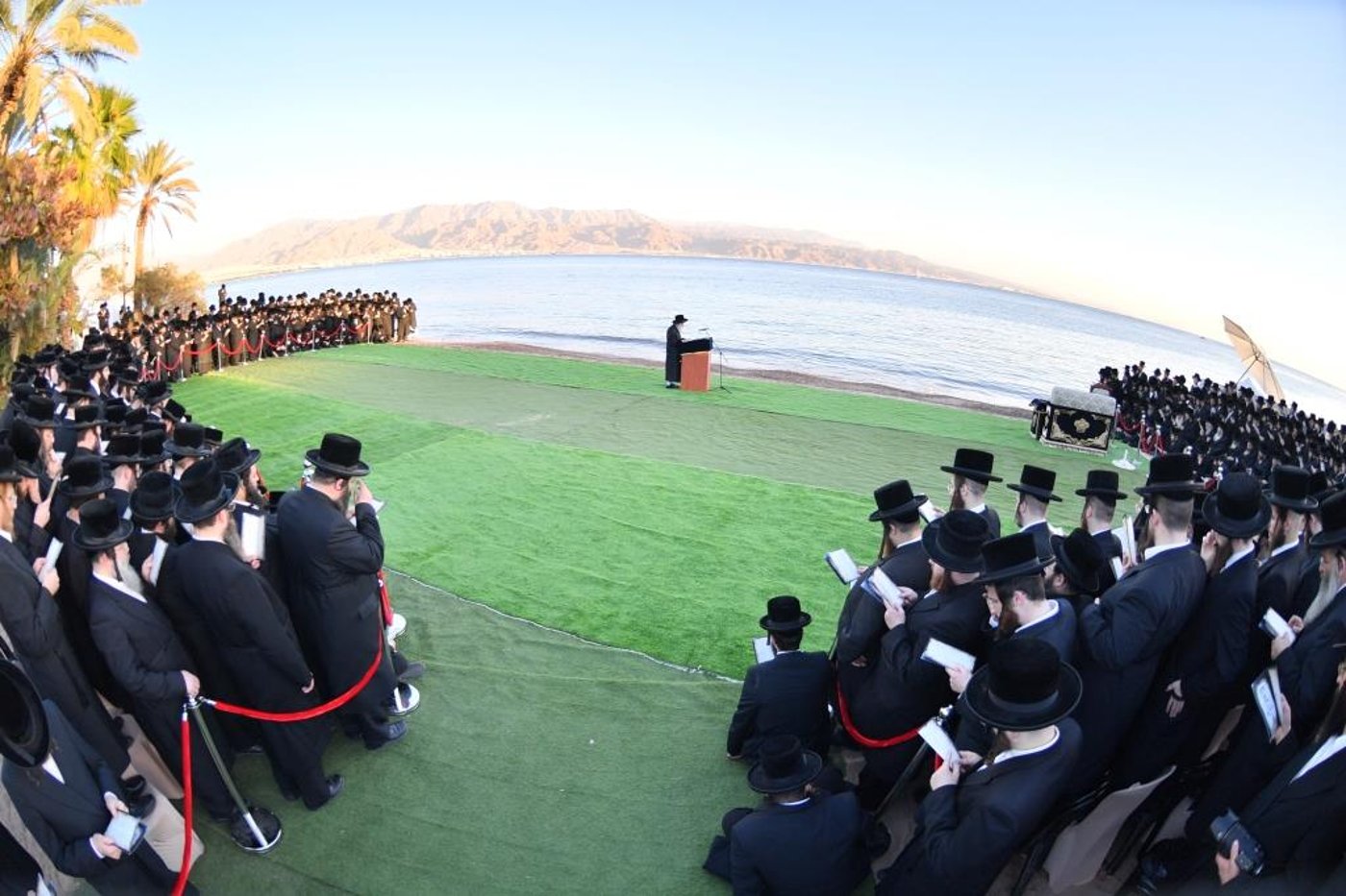 סמוך לאילת: האדמו"ר מויז'ניץ ערך מעמד 'שירת הים'